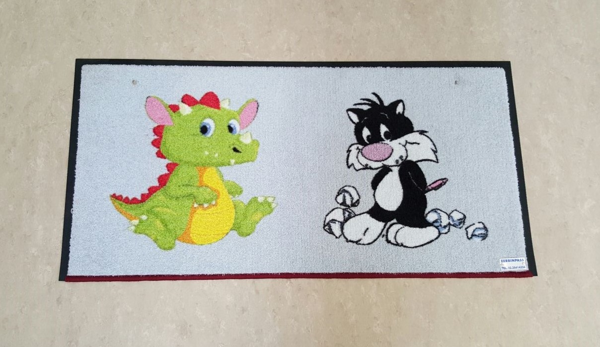 tappeto asciugapass personalizzato a stampa con gatto e draghetto